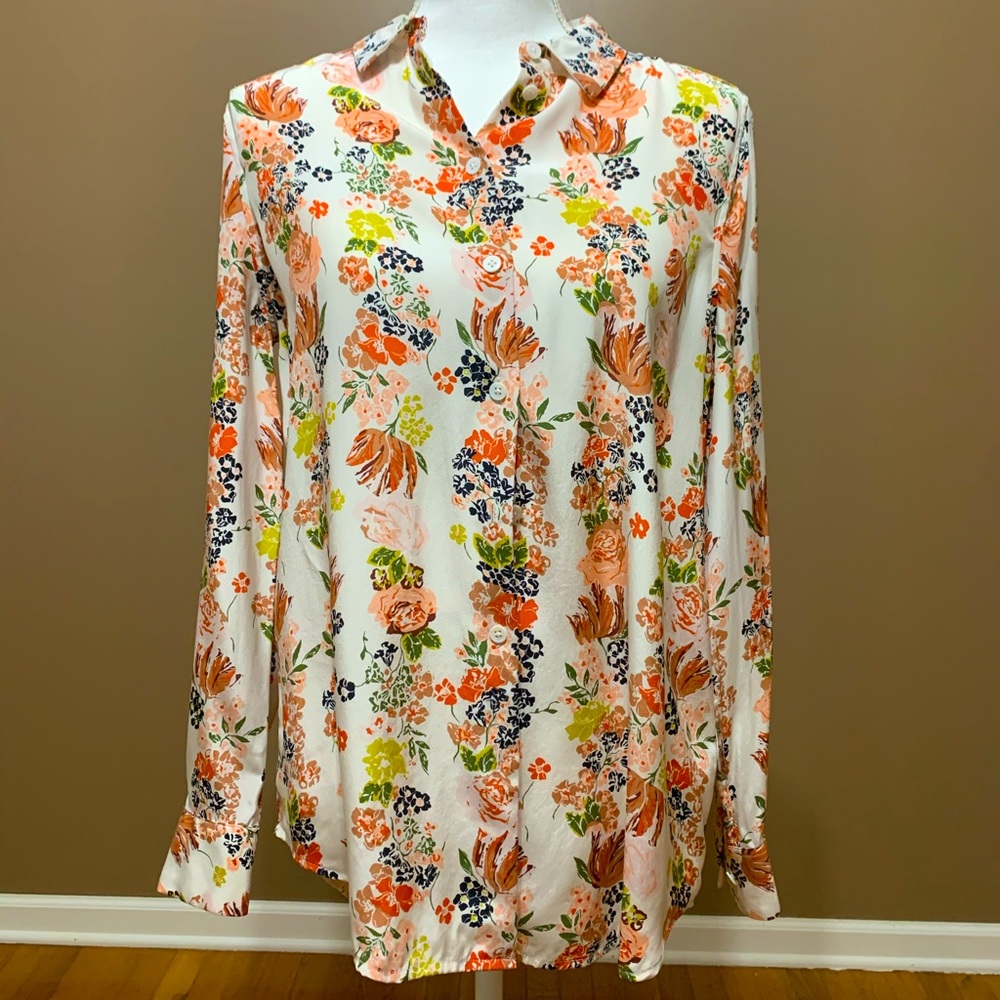 EQUIPMENT Essential silk blouse